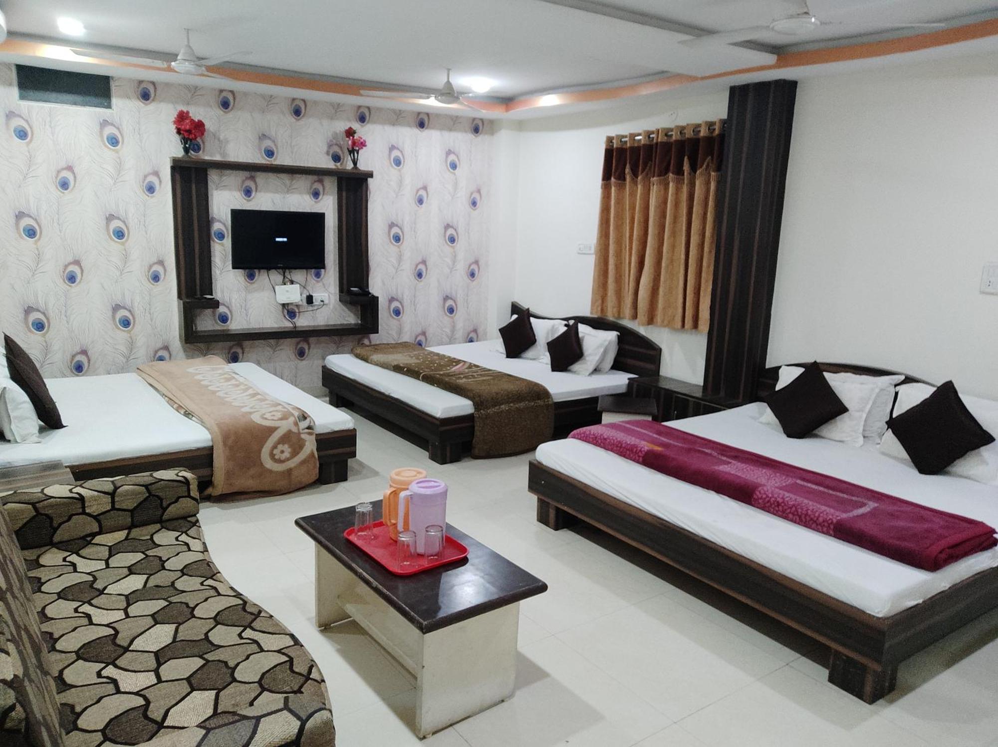 Hotel Vrandavan Palace Near Mahakal Temple Ujjain Dış mekan fotoğraf