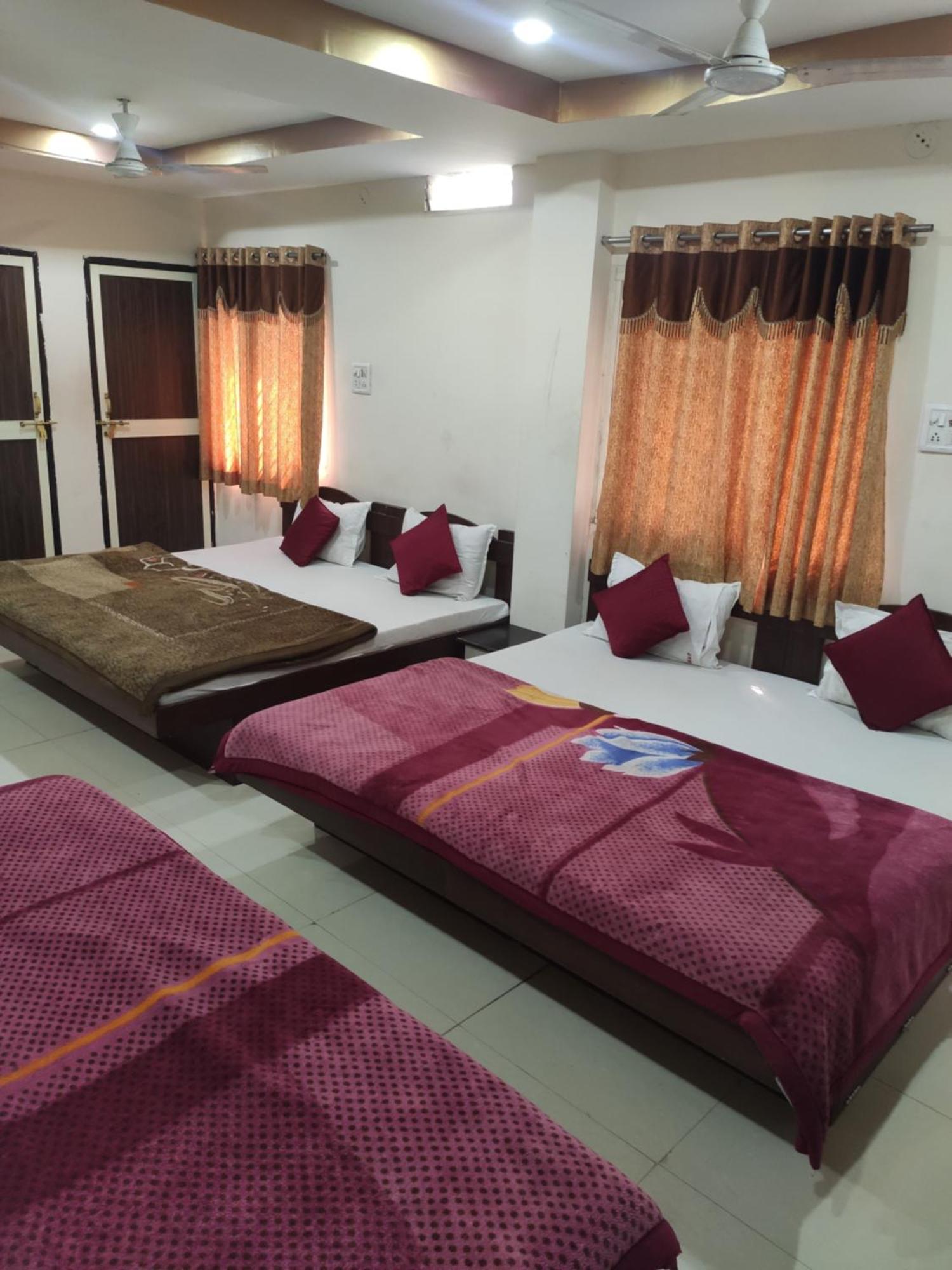 Hotel Vrandavan Palace Near Mahakal Temple Ujjain Dış mekan fotoğraf