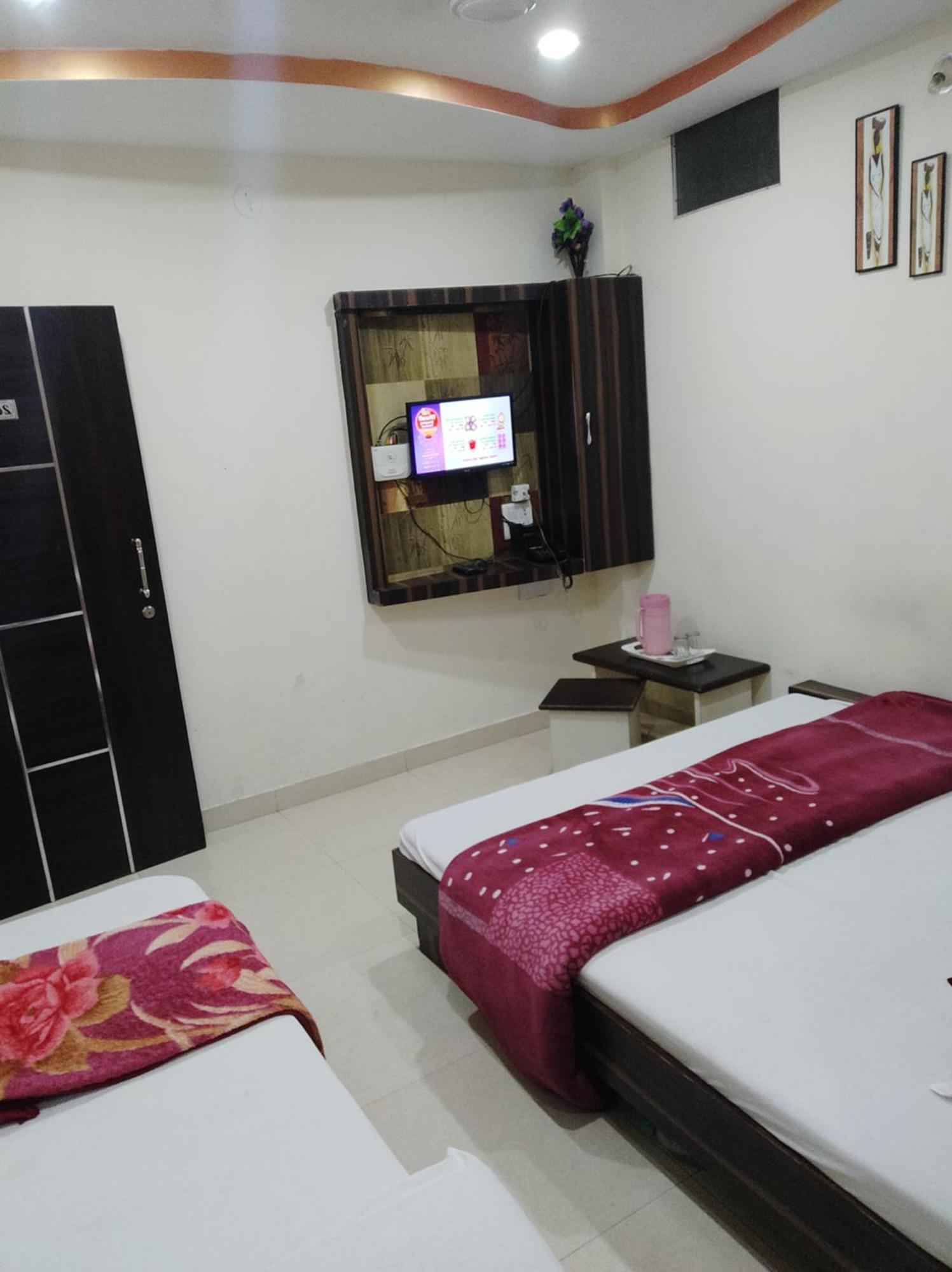 Hotel Vrandavan Palace Near Mahakal Temple Ujjain Dış mekan fotoğraf