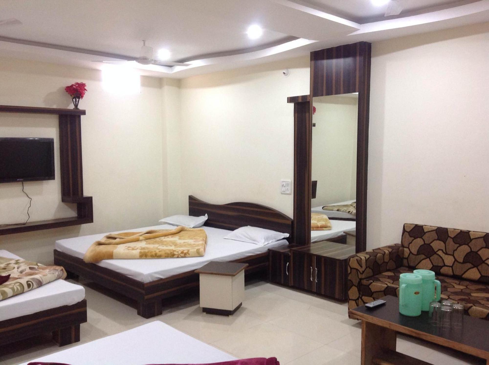 Hotel Vrandavan Palace Near Mahakal Temple Ujjain Dış mekan fotoğraf