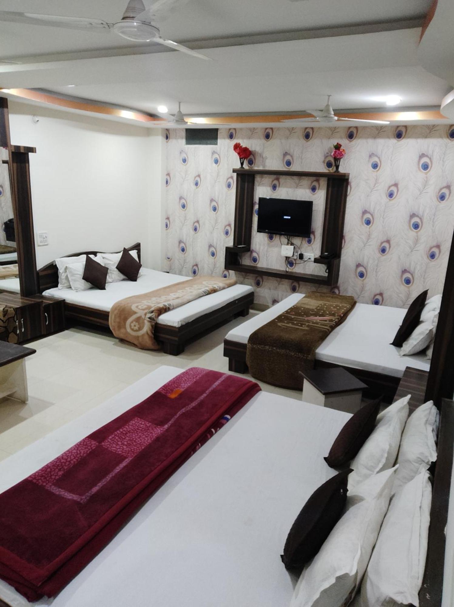 Hotel Vrandavan Palace Near Mahakal Temple Ujjain Dış mekan fotoğraf