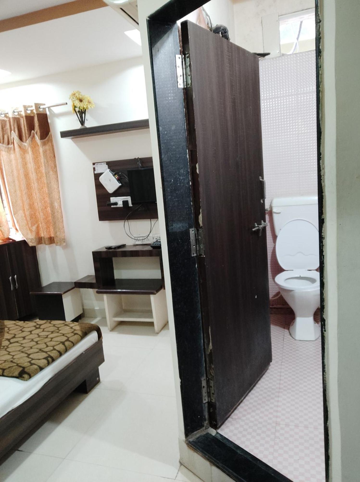 Hotel Vrandavan Palace Near Mahakal Temple Ujjain Dış mekan fotoğraf