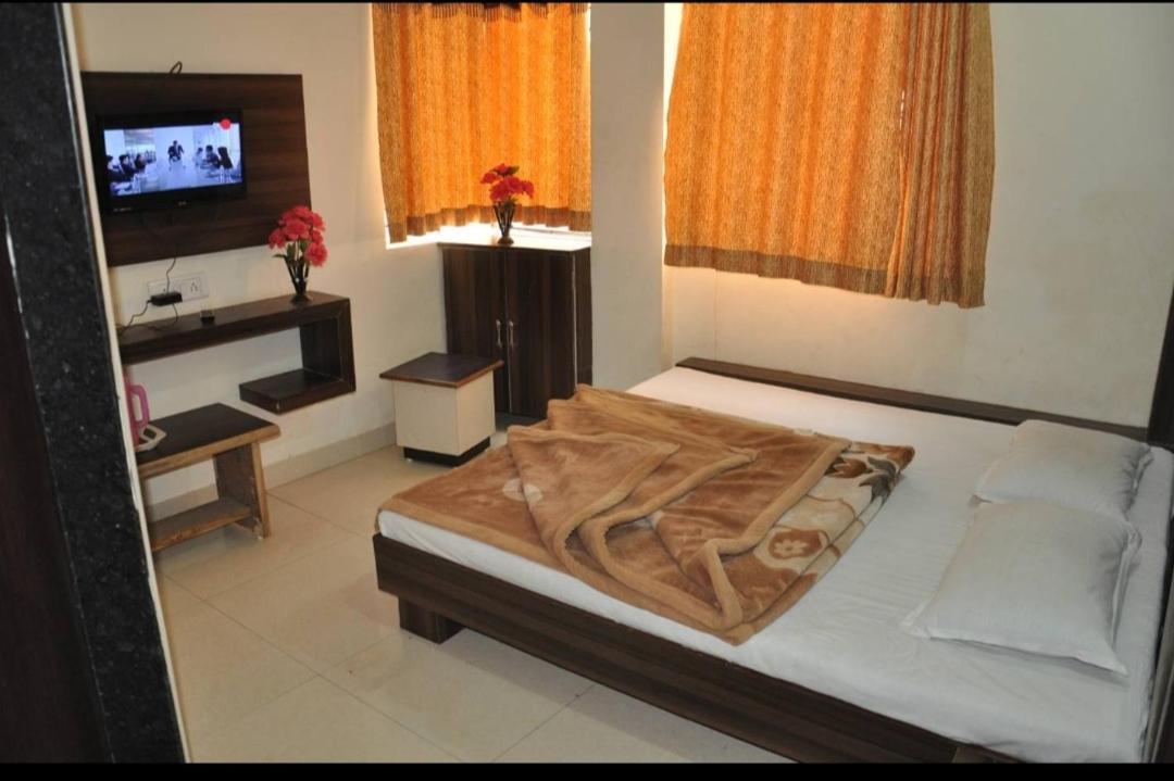 Hotel Vrandavan Palace Near Mahakal Temple Ujjain Dış mekan fotoğraf