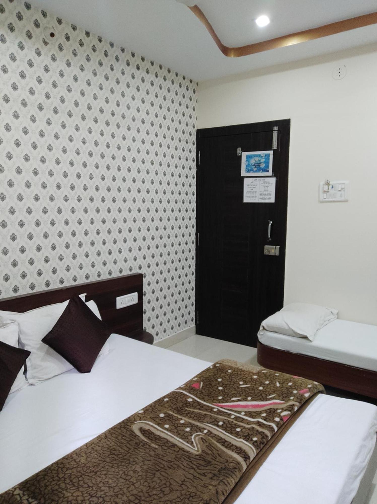 Hotel Vrandavan Palace Near Mahakal Temple Ujjain Dış mekan fotoğraf